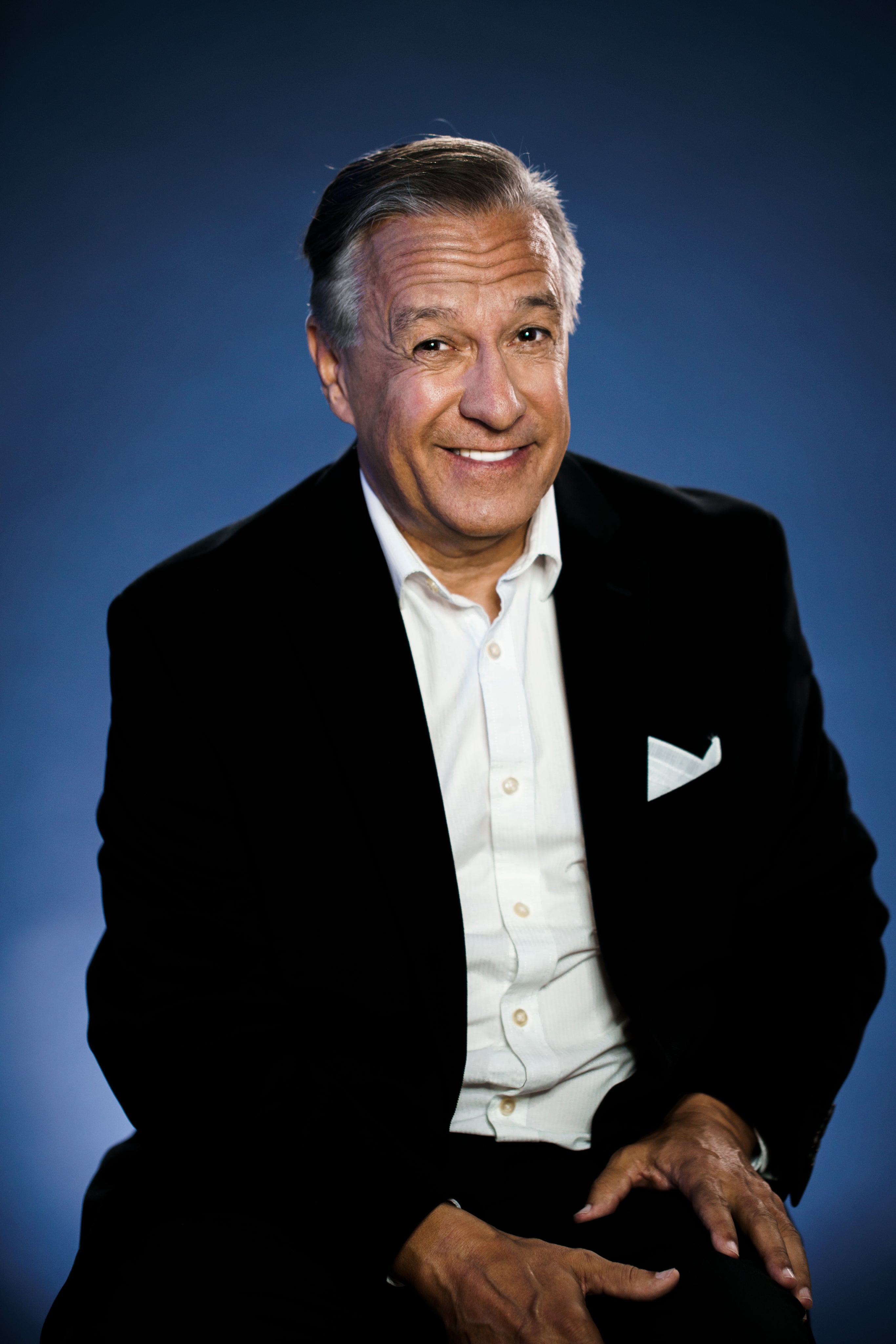 files/smiling-man-sitting.jpg
